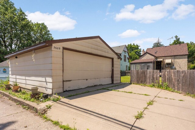 3609 Elliot Ave, Minneapolis, MN 55407 - view of detached garage