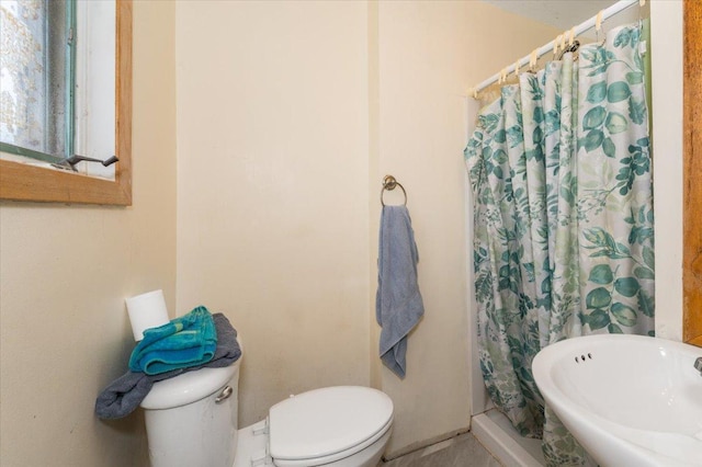 3732 6th St, Superior, WI 54880 - full bath with toilet and a shower with shower curtain