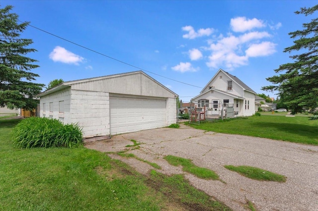 3732 6th St, Superior, WI 54880 - view of detached garage