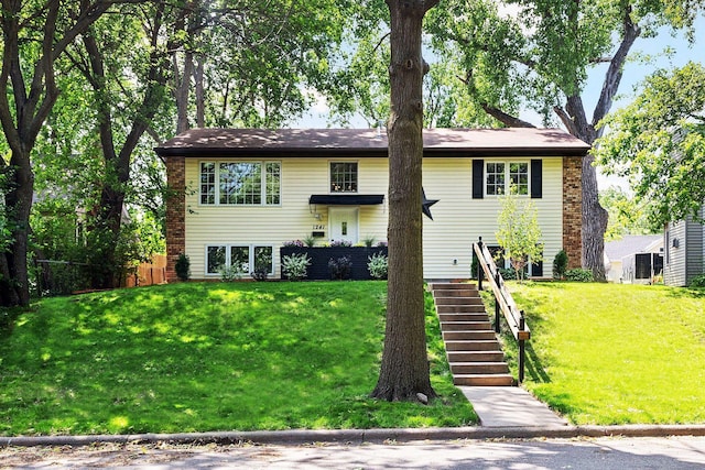 1241 Maywood St, Saint Paul, MN 55117 - photo 2
