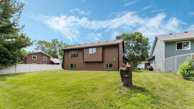 337 9 1/2 St N, Sauk Rapids, MN 56379 - rear view of house