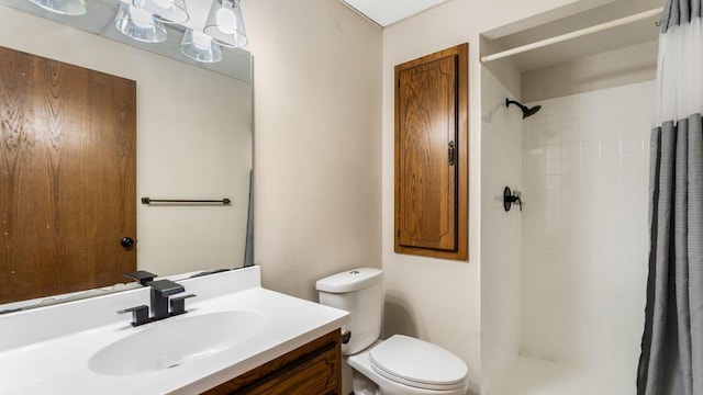 337 9 1/2 St N, Sauk Rapids, MN 56379 - full bath with vanity and curtained shower