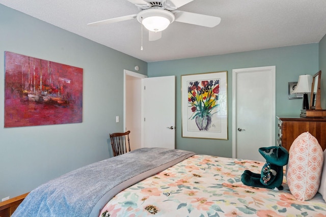 8447 Morgan Ln, Eden Prairie, MN 55347 - bedroom with ceiling fan