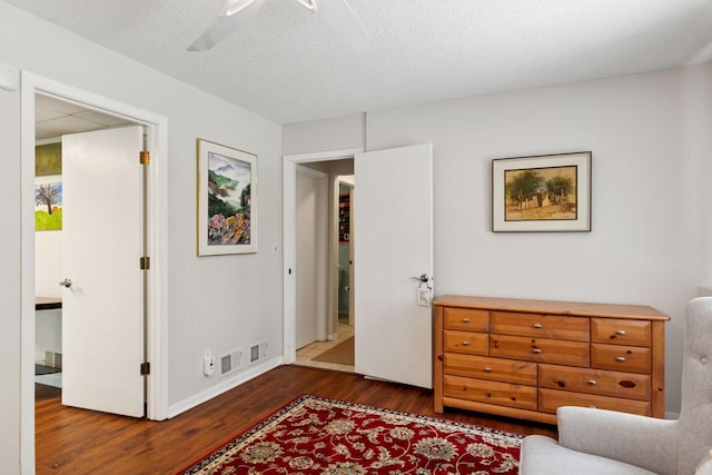 8447 Morgan Ln, Eden Prairie, MN 55347 - sitting room featuring dark wood finished floors and ceiling fan