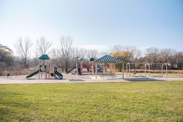 8447 Morgan Ln, Eden Prairie, MN 55347 - communal playground with a yard