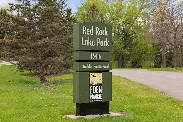 8447 Morgan Ln, Eden Prairie, MN 55347 - exterior view