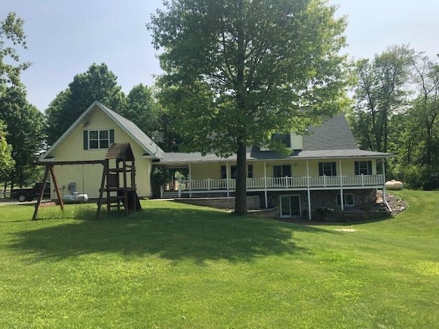 1757 325th Ave, West Sweden Twp, WI 54837 - rear view of house featuring a yard
