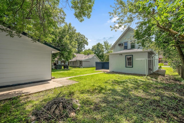 619 4th Ave E, Shakopee, MN 55379 - view of green lawn