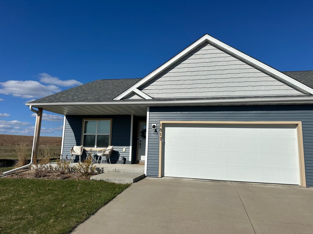 1817 Ridgewood Cir, Menomonie, WI 54751 - photo 1
