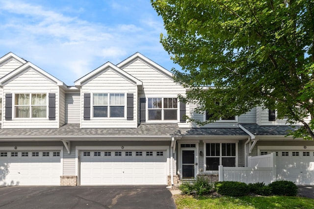 1608 Legacy Pkwy E Unit 6, Maplewood, MN 55109 - photo 1