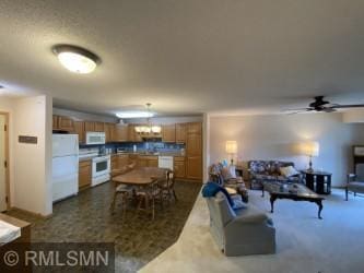 935 Ferndale St N Unit 311, Maplewood, MN 55119 - photo 3