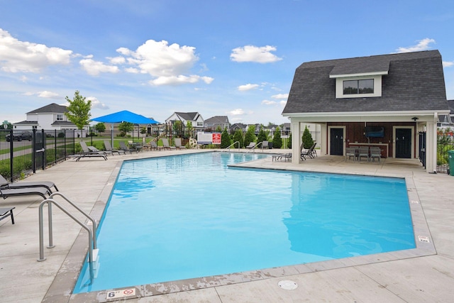 2348 Kester Ave NE, Saint Michael, MN 55376 - community pool with a patio area and an outbuilding