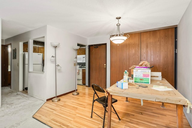 1903 Silver Bell Rd Unit 108, Eagan, MN 55122 - dining space with baseboards