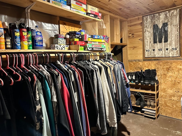 316 2nd St NE, Menahga, MN 56464 - view of walk in closet