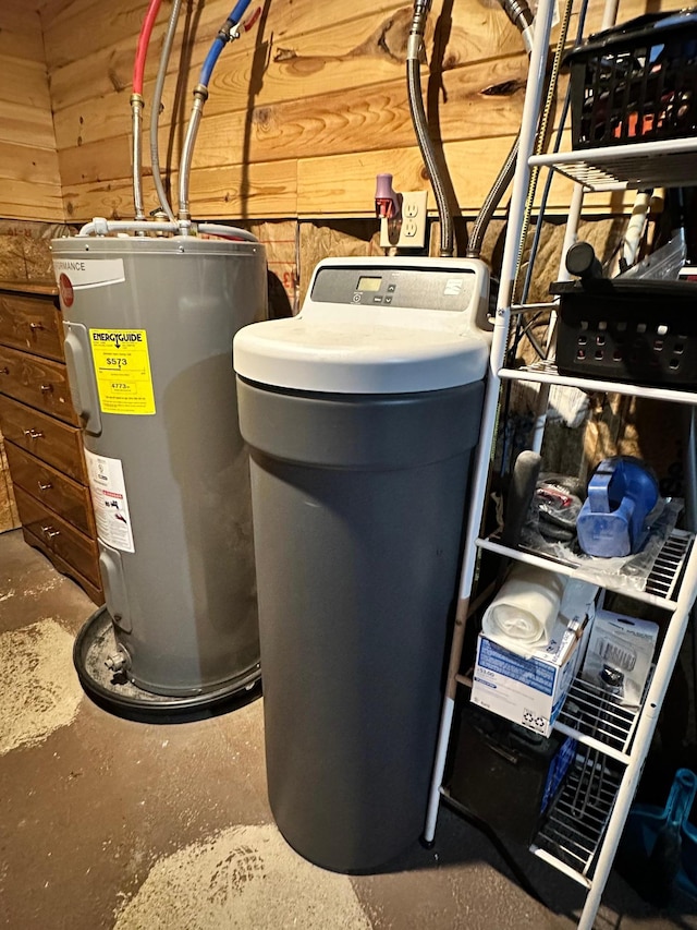 316 2nd St NE, Menahga, MN 56464 - utility room featuring water heater