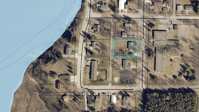 413 3rd Ave SE, Baudette, MN 56623 - aerial map of property and surrounding area with property boundaries highlighted