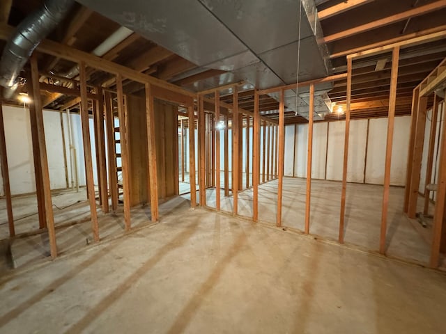 605 Arbor Ct, Marshall, MN 56258 - view of unfinished below grade area