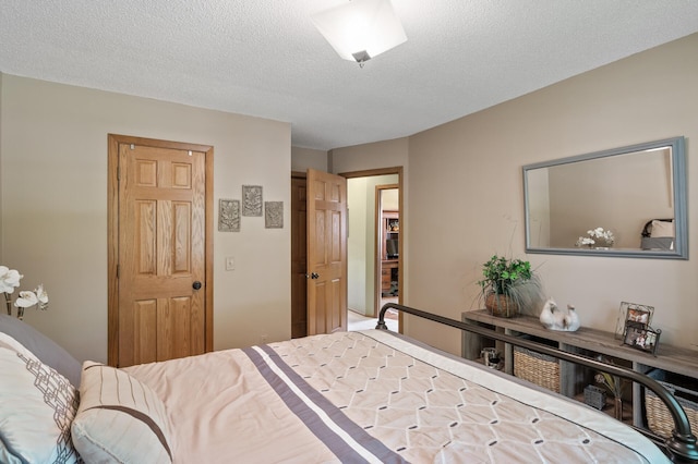 6469 Deerwood Ln N, Maple Grove, MN 55369 - bedroom with a textured ceiling