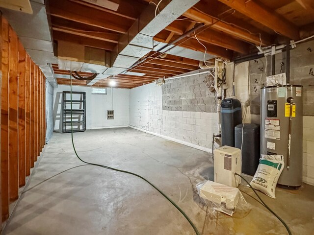 607 1st St, Marshall, MN 56258 - unfinished below grade area with water heater