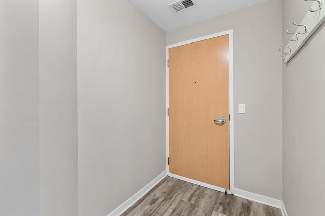 929 Portland Ave Unit 2106, Minneapolis, MN 55404 - entryway with wood finished floors and baseboards