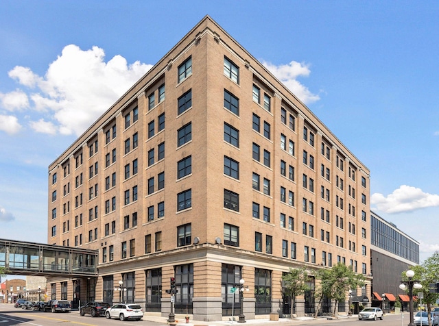 406 Wacouta St Unit 207, Saint Paul, MN 55101 - view of building exterior