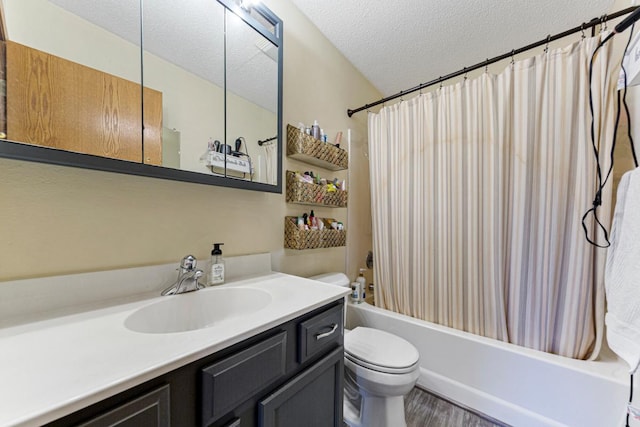 2115 Turpin St, Saint Peter, MN 56082 - bathroom featuring vanity, shower / bath combo, wood finished floors, and a textured ceiling