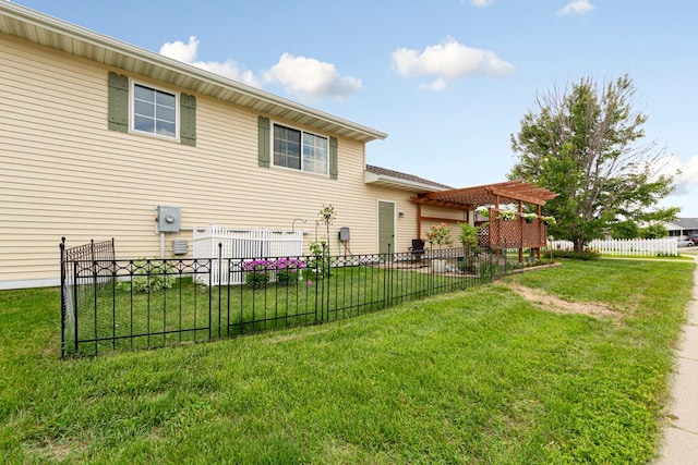 2115 Turpin St, Saint Peter, MN 56082 - back of property with a pergola