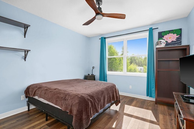 4335 Spring View Dr, Moose Lake, MN 55767 - bedroom featuring wood finished floors and a ceiling fan