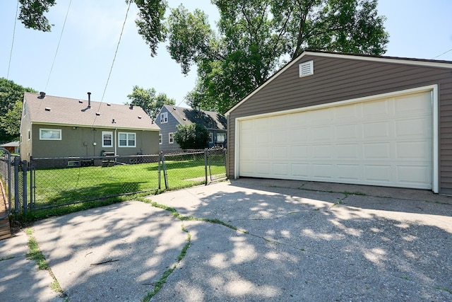 5041 Upton Ave N, Minneapolis, MN 55430 - detached garage with a gate