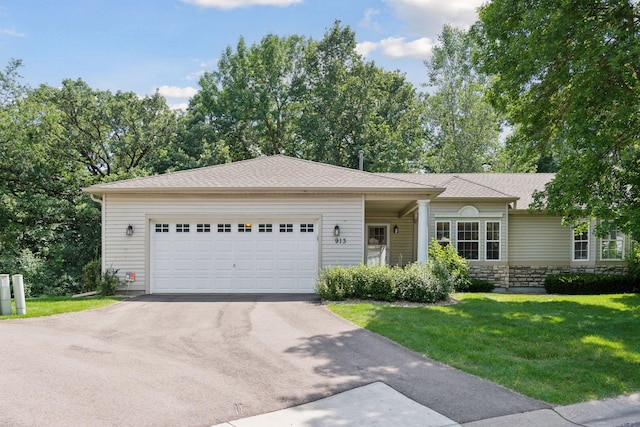 913 Carriage Ln, Chaska, MN 55318 - single story home with driveway, a front lawn, a garage, and stone siding