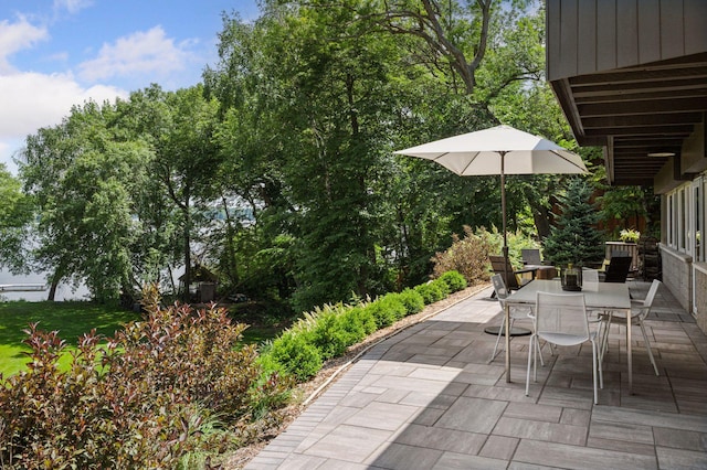 5962 Hobe Ln, White Bear Twp, MN 55110 - view of patio with outdoor dining space