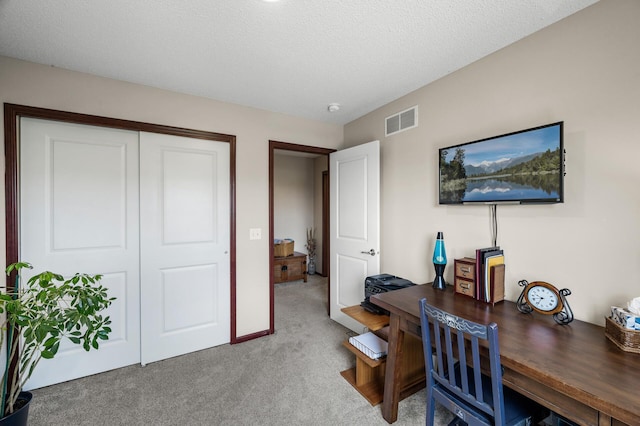 5062 French Dr N, Hugo, MN 55038 - carpeted office space featuring a textured ceiling