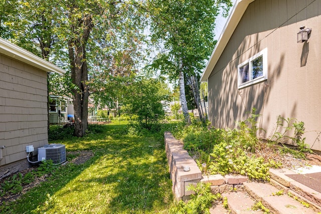 4223 Mcculloch St, Duluth, MN 55804 - view of green lawn