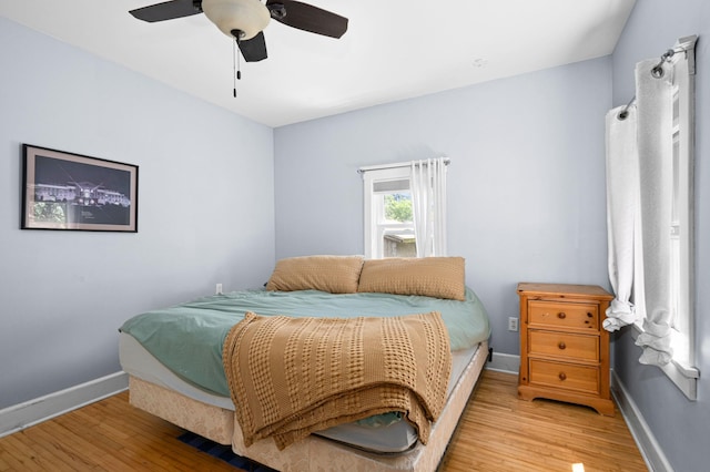 4223 Mcculloch St, Duluth, MN 55804 - bedroom featuring light wood-type flooring and a ceiling fan