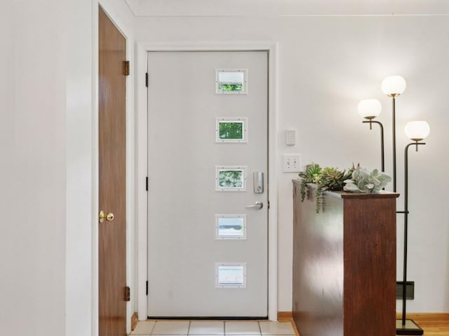 910 62nd St, Minneapolis, MN 55419 - view of entryway