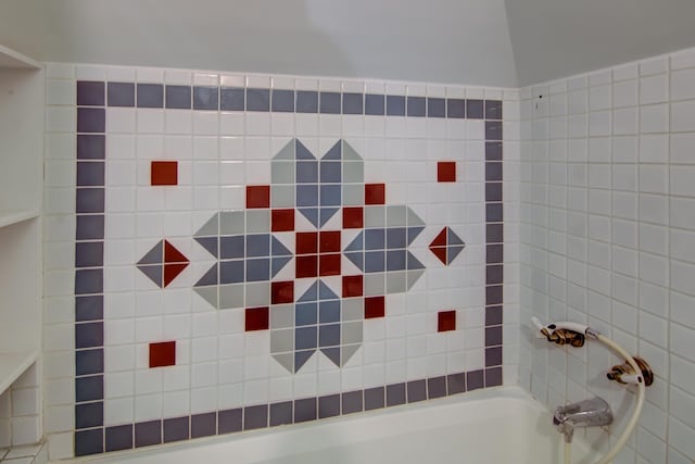 924 6th St W, Wabasha, MN 55981 - bathroom featuring  shower combination