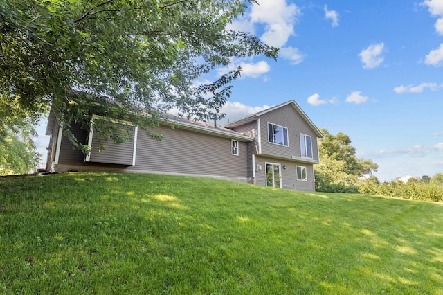 6913 174th St W, Farmington, MN 55024 - rear view of house featuring a lawn