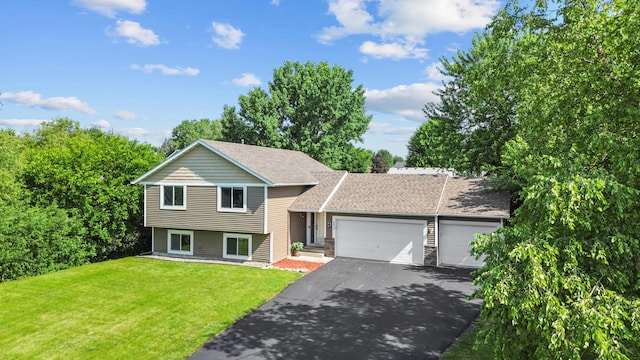 6913 174th St W, Farmington, MN 55024 - split level home featuring driveway, a front lawn, a garage, and a shingled roof