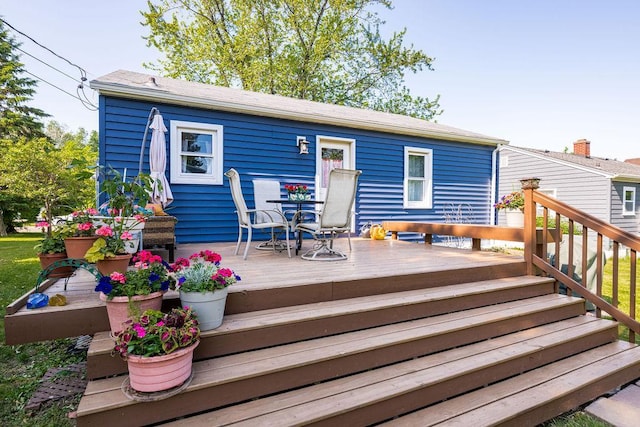 4918 Glenwood St, Duluth, MN 55804 - wooden terrace with outdoor dining area