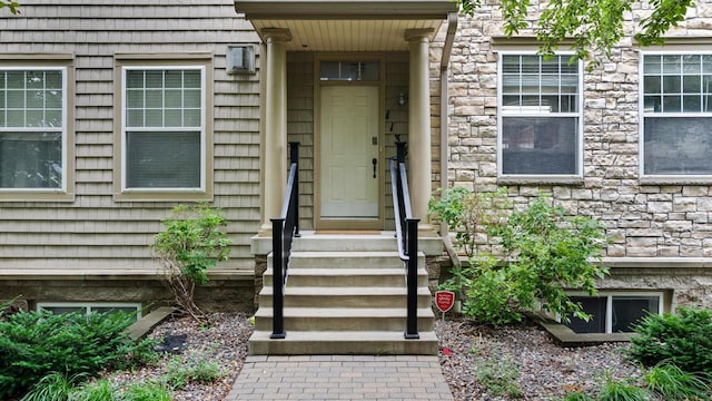 11333 Stratton Ave, Eden Prairie, MN 55344 - entrance to property featuring stone siding