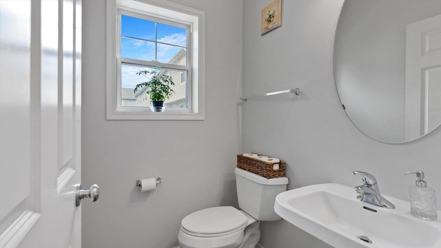 11333 Stratton Ave, Eden Prairie, MN 55344 - bathroom with a sink and toilet
