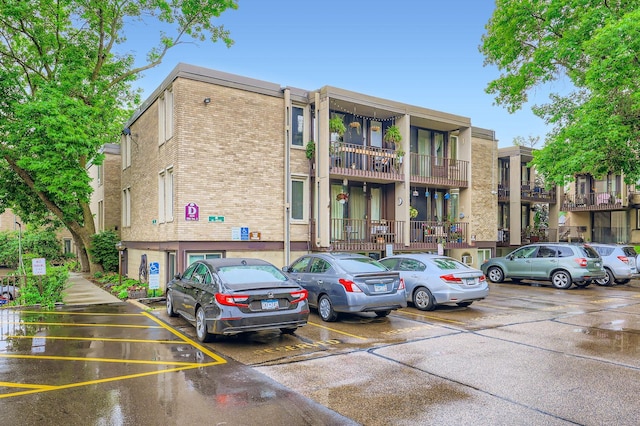 4010 15th Ave S Unit 6D, Minneapolis, MN 55407 - view of property with uncovered parking