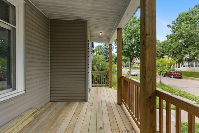 2815 Girard Ave N, Minneapolis, MN 55411 - view of wooden porch