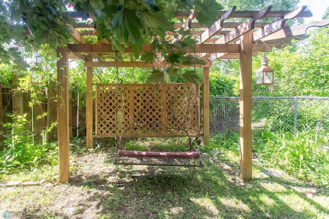 2321 17th Ave S, Fargo, ND 58103 - view of yard with a pergola