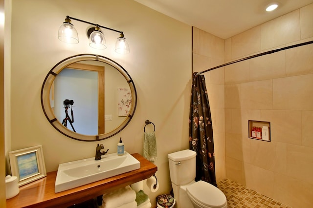 26888 734th Ave, Dassel Twp, MN 55325 - bathroom featuring tiled shower and recessed lighting