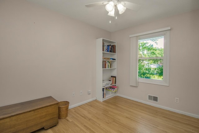4901 99th St, Bloomington, MN 55437 - unfurnished room featuring light wood-type flooring and ceiling fan
