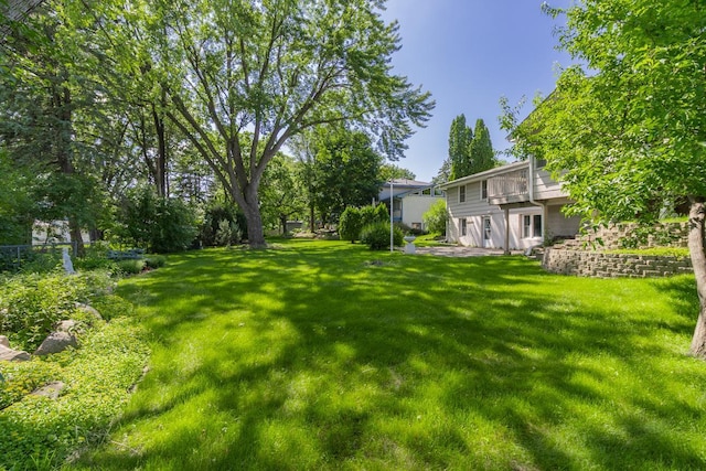 4901 99th St, Bloomington, MN 55437 - view of grassy yard