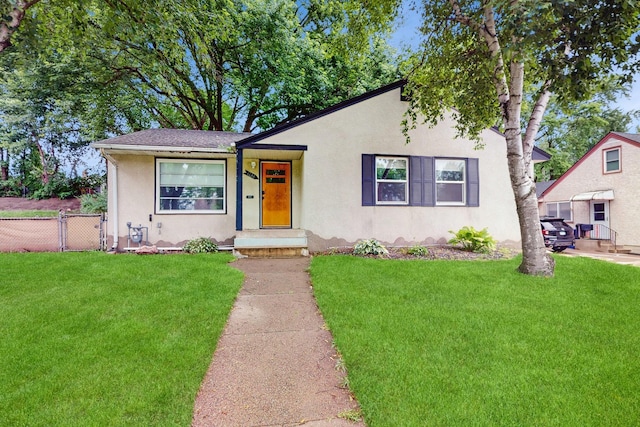 1126 Breen St, Saint Paul, MN 55106 - view of front facade featuring stucco siding