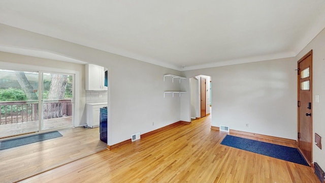 1126 Breen St, Saint Paul, MN 55106 - entryway with plenty of natural light and light wood finished floors