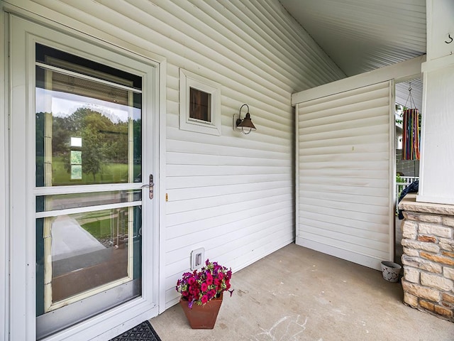 906 New Century Blvd S, Maplewood, MN 55119 - property entrance